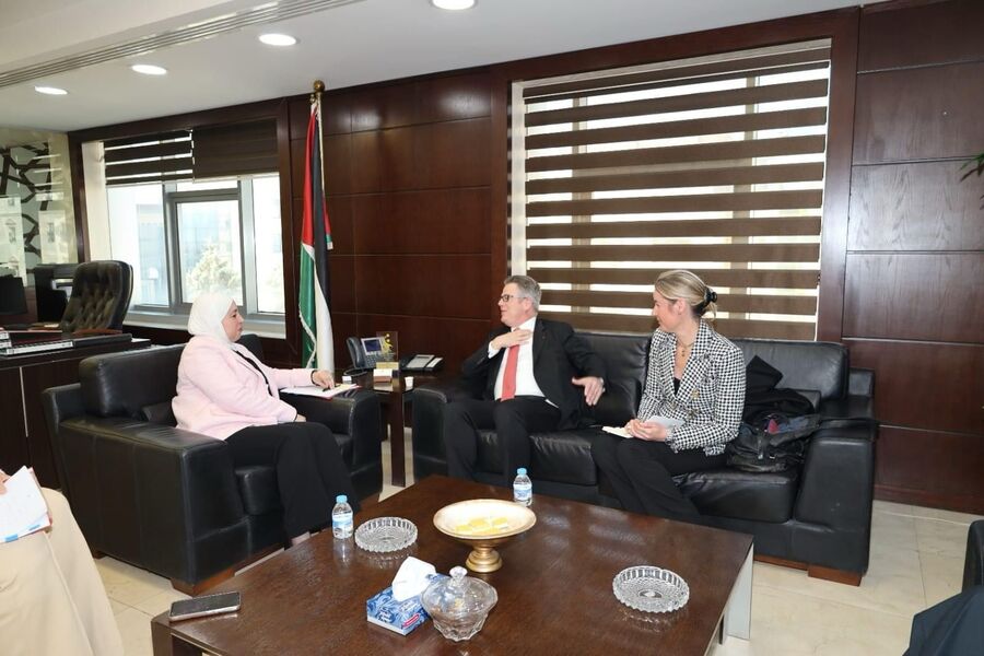 وزيرة النقل تلتقي سفير الجمهورية الفرنسية