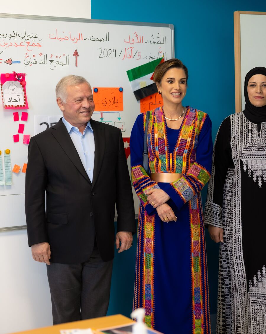 الملك يفتتح مدرسة إبدر الثانوية الشاملة