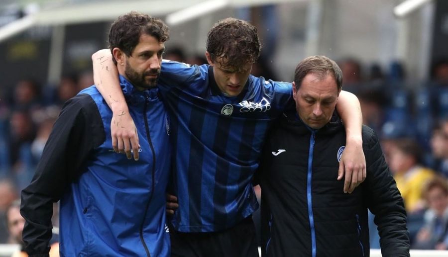 إيطاليا تخسر مدافعها سكالفيني للإصابة وتستدعي