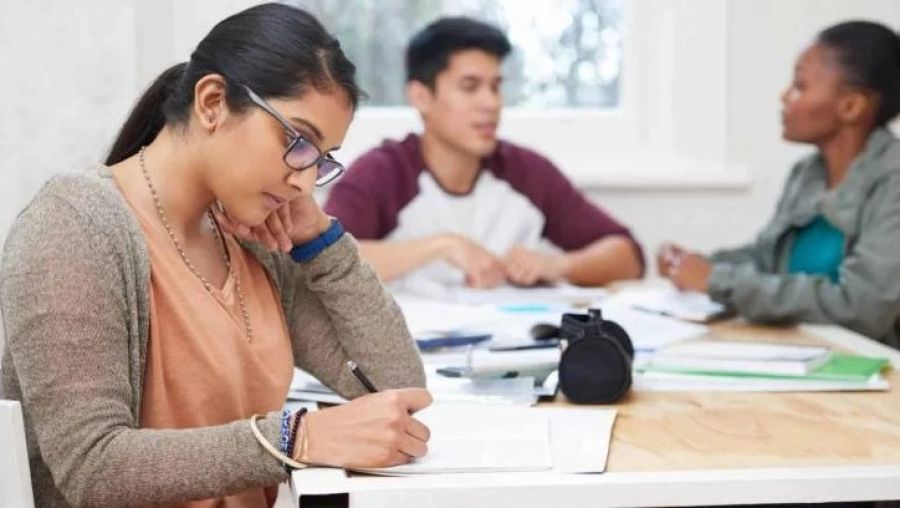 وزارة التعليم العالي: أكثر من 800