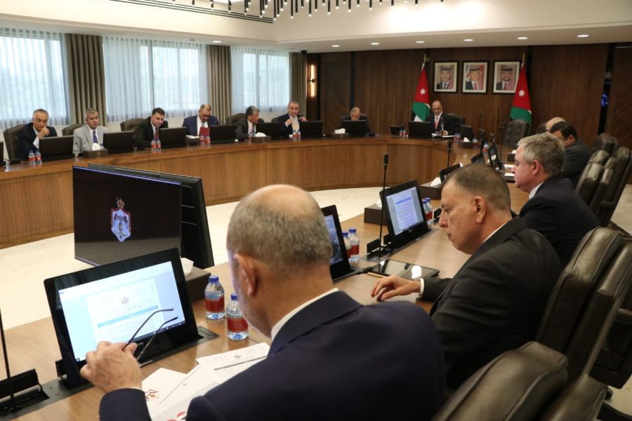 مجلس الوزراء يقرر: فحص الادوية ورسوم