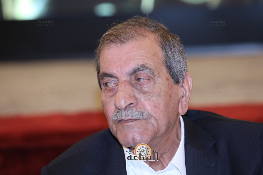 شحادة أبو بقر يقدم استقالته من