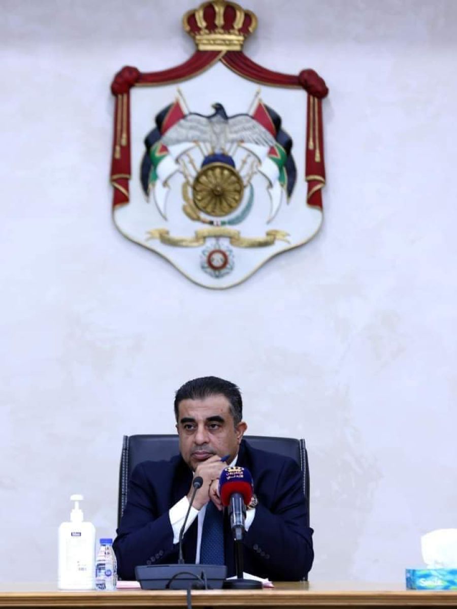 العجارمة يهدي تخرج ابنته الدكتورة راما