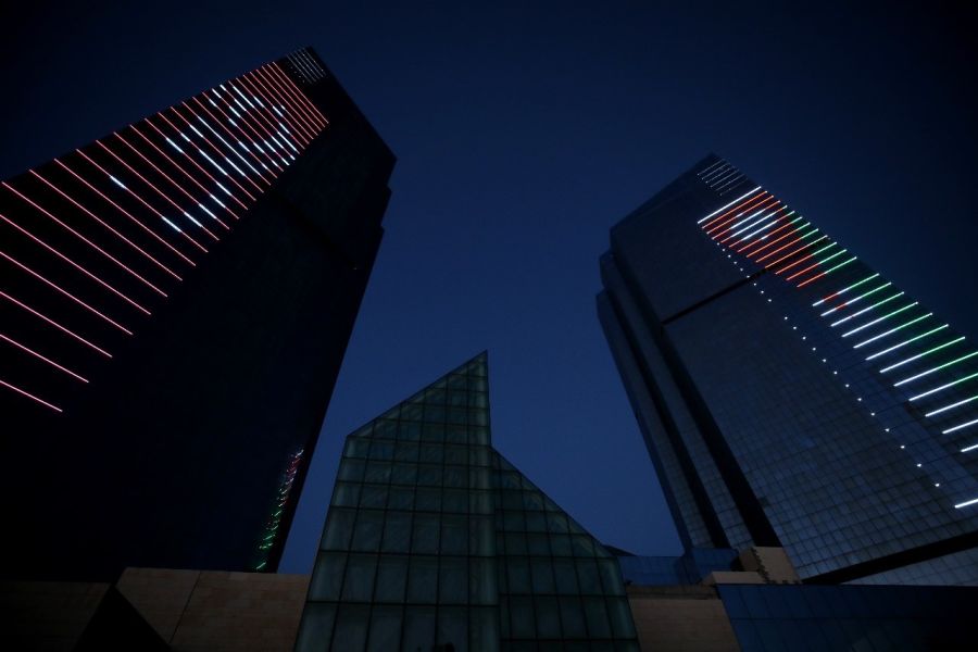 أبراج السادس تتزين بألوان العلم الأردني