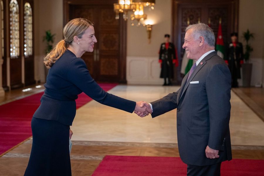 يائيل لامبرت وفريق السفارة الأمريكية في