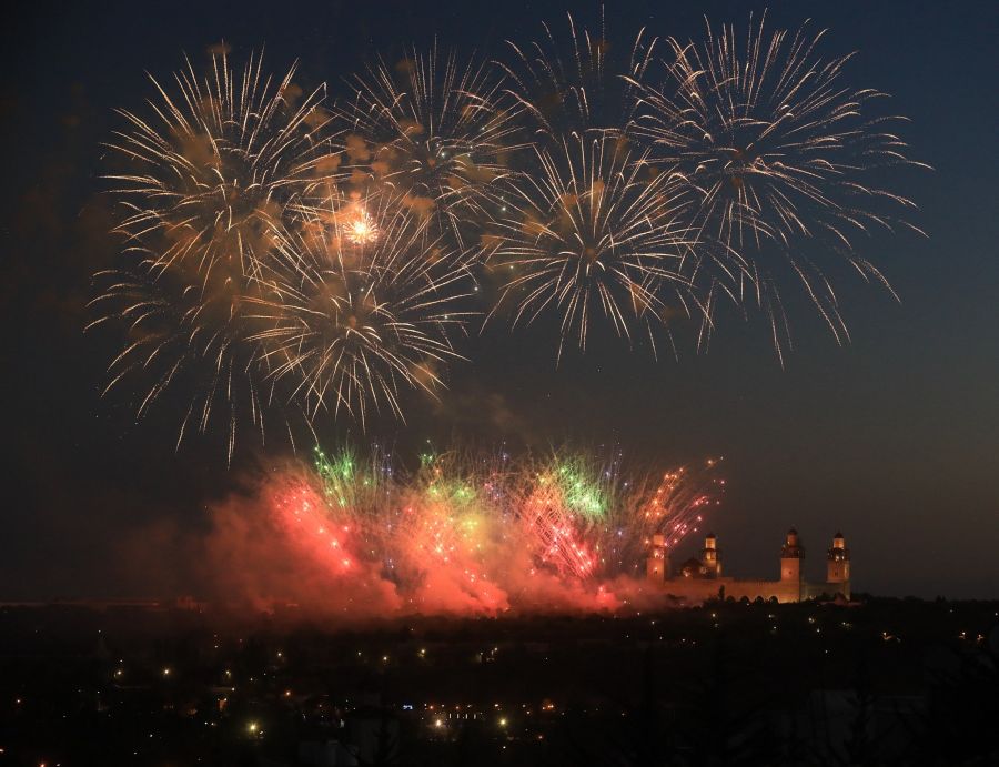 الألعاب النارية تزين سماء عمّان احتفالا