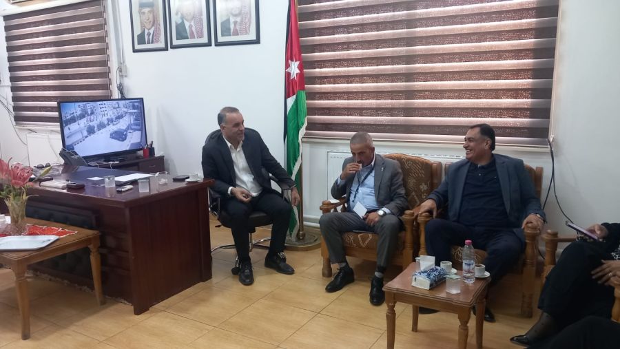 الحباشنة يزور أكبر دوائر العاصمة عمّان..