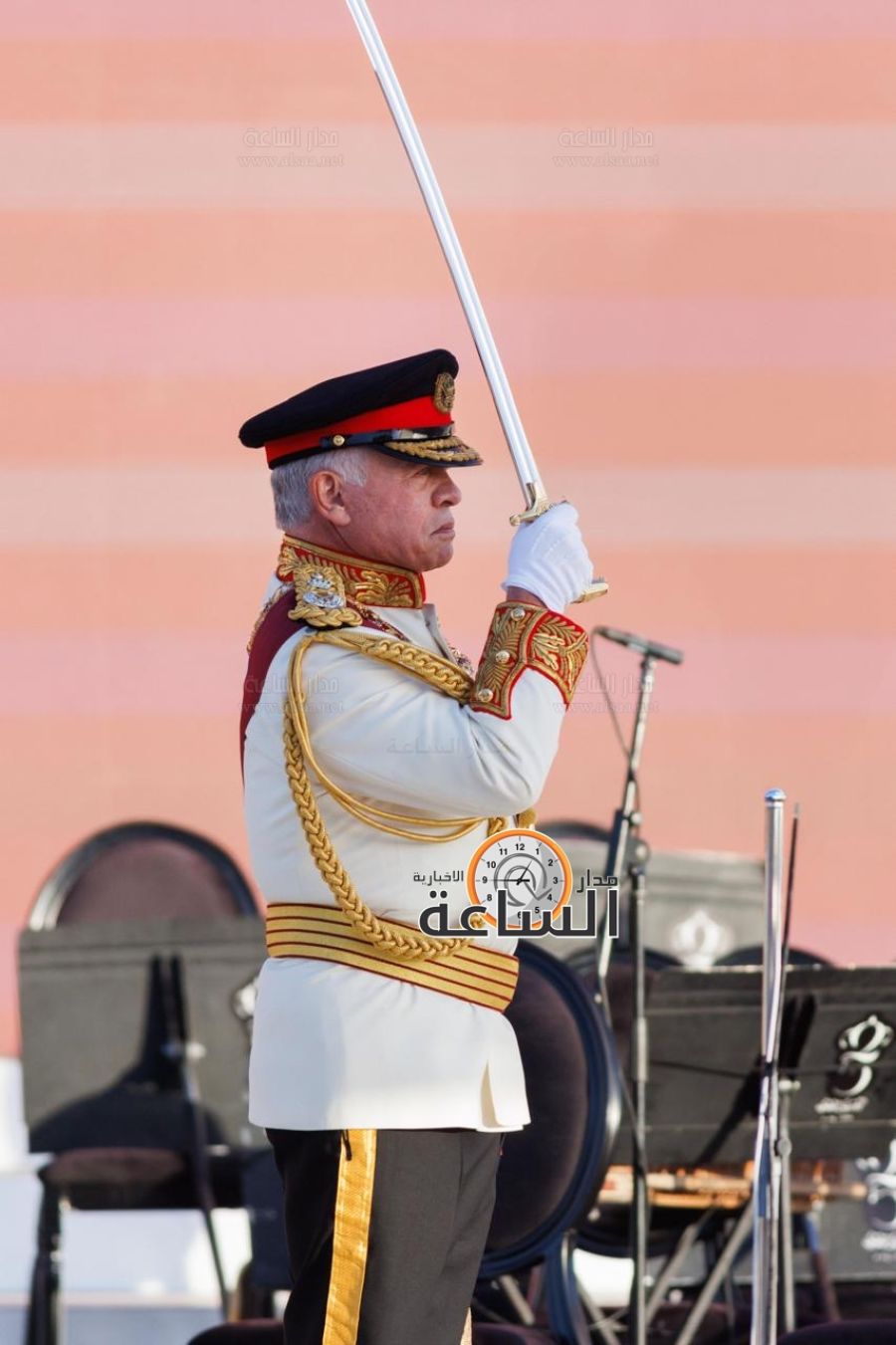 لهذا استل الملك عبدالله الثاني سيفه