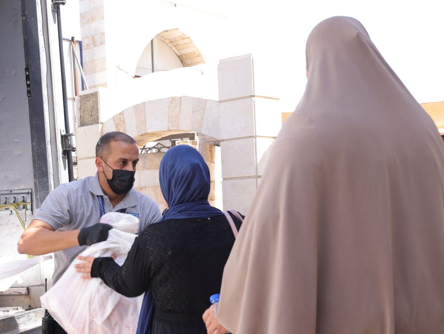 تكيّة أم علي توزع أضاحي العيد