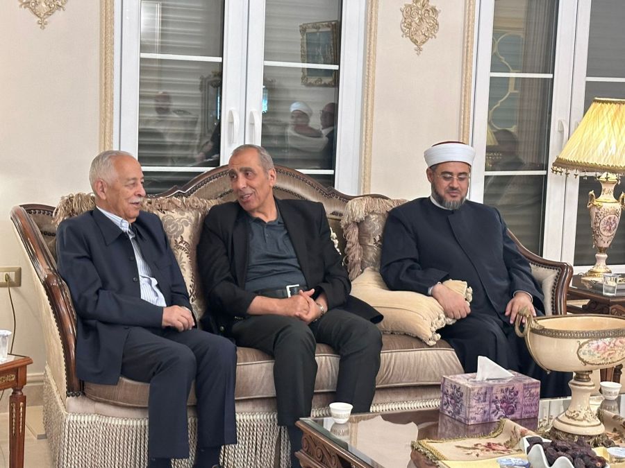 مندوبا عن الملك وولي العهد.. العيسوي