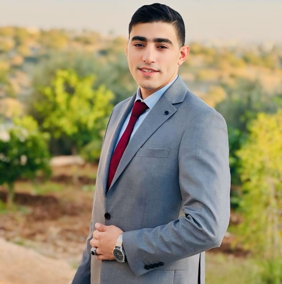 ٱل العزام تزف نجلها عمر إلى