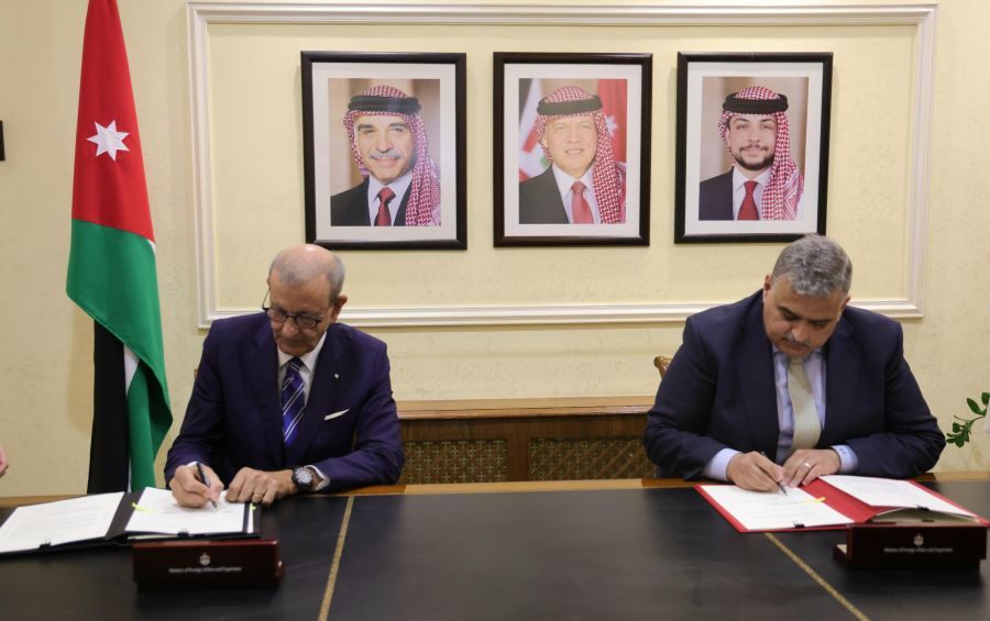 الخارجية و الدولي للدراسات الزراعية يوقعان