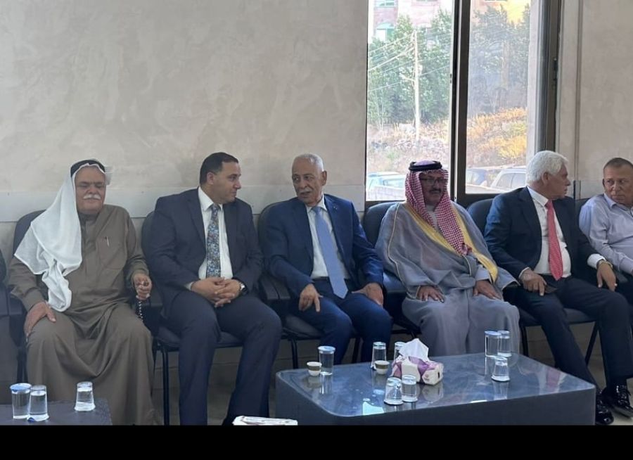 مندوبا عن الملك وولي العهد.. العيسوي