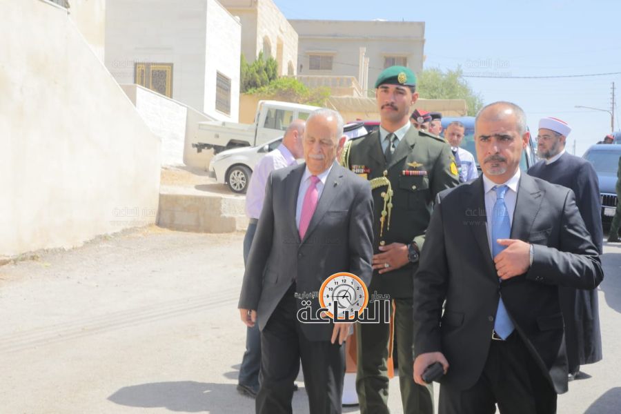 مندوبا عن الملك وولي العهد.. العيسوي