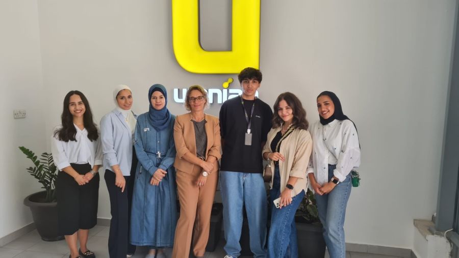 أمنية تواصل تعاونها المثمر مع الجامعة