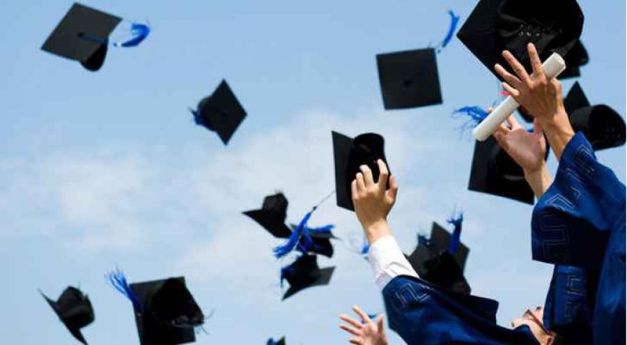 الحاج حسين سلامه العموش واولاده يهنئون