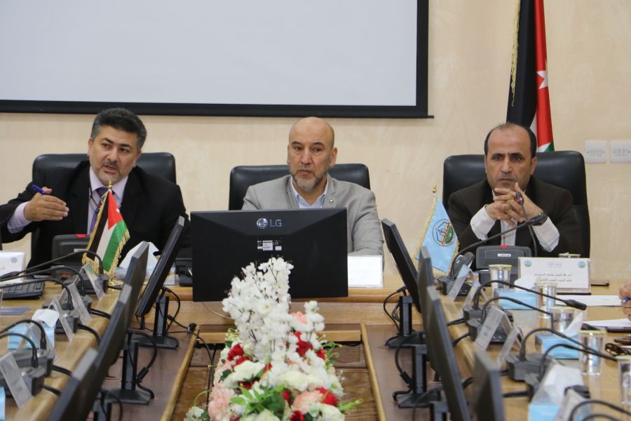 وحدة التطوير وضمان الجودة بجامعة الزرقاء