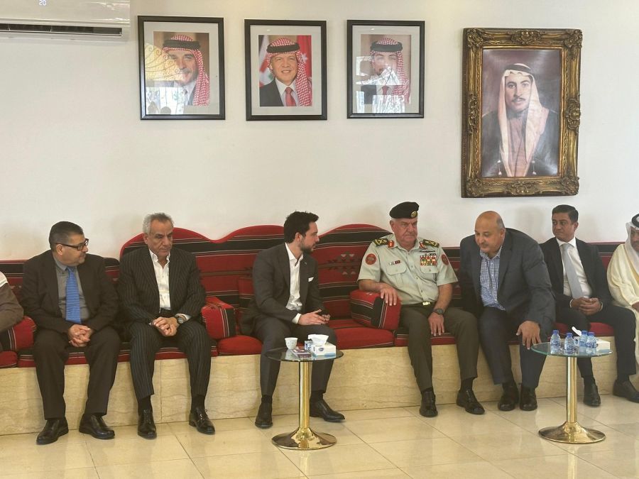 ولي العهد يعزي بوفاة نجل شقيق