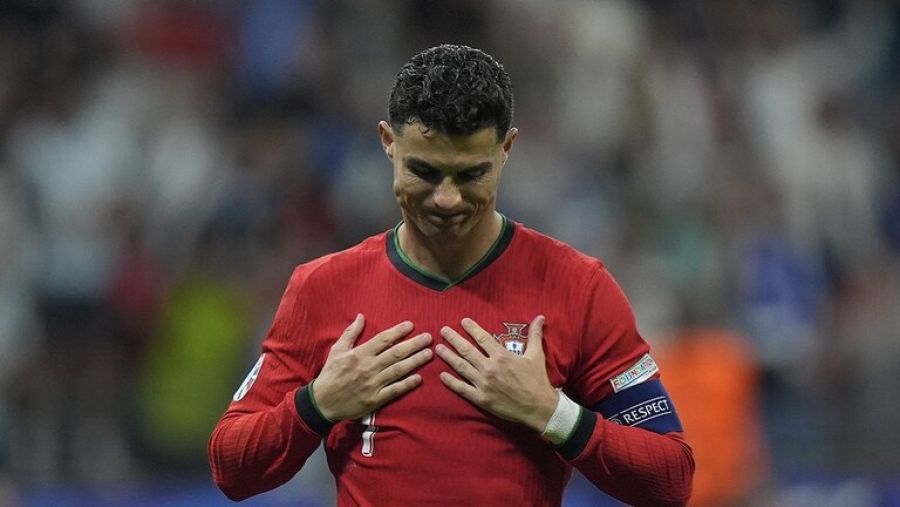 الأسطورة رونالدو يحقق حلم لاجئ سوري