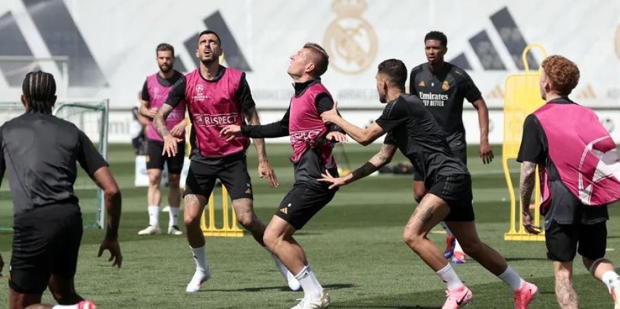 قبل معركة الجمعة.. تلاسن بين زميلين