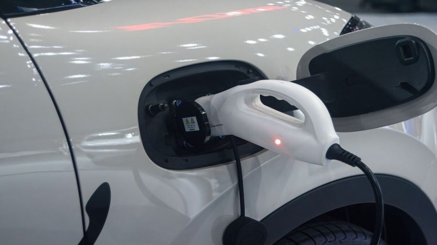 أهم مشكلة تعاني منها السيارات الكهربائية