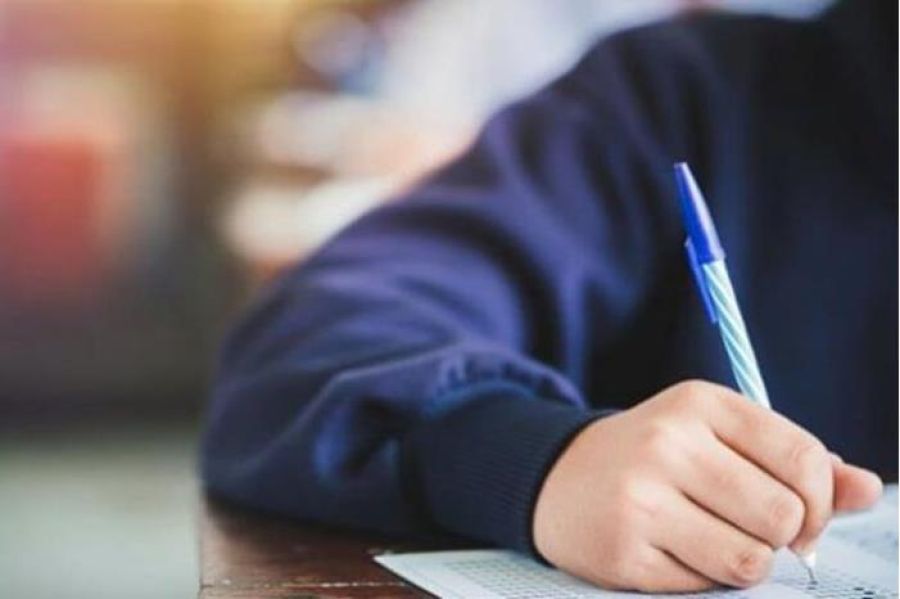 نحو 84 ألف طالب وطالبة يتقدمون