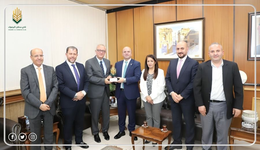 رئيس جامعة اليرموك يلتقى أعضاء الهيئة