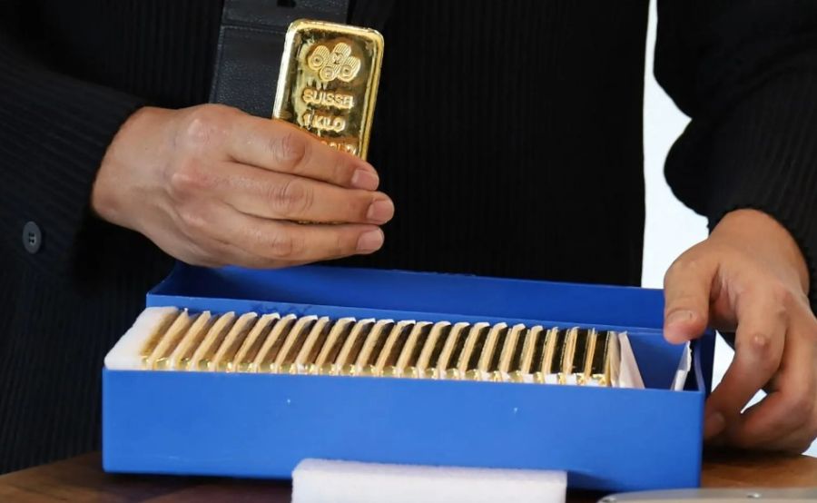 الذهب يرتفع إلى أعلى مستوى في