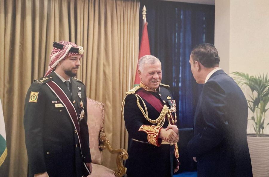 بعد صدور الارادة الملكية بقبول استقالته..