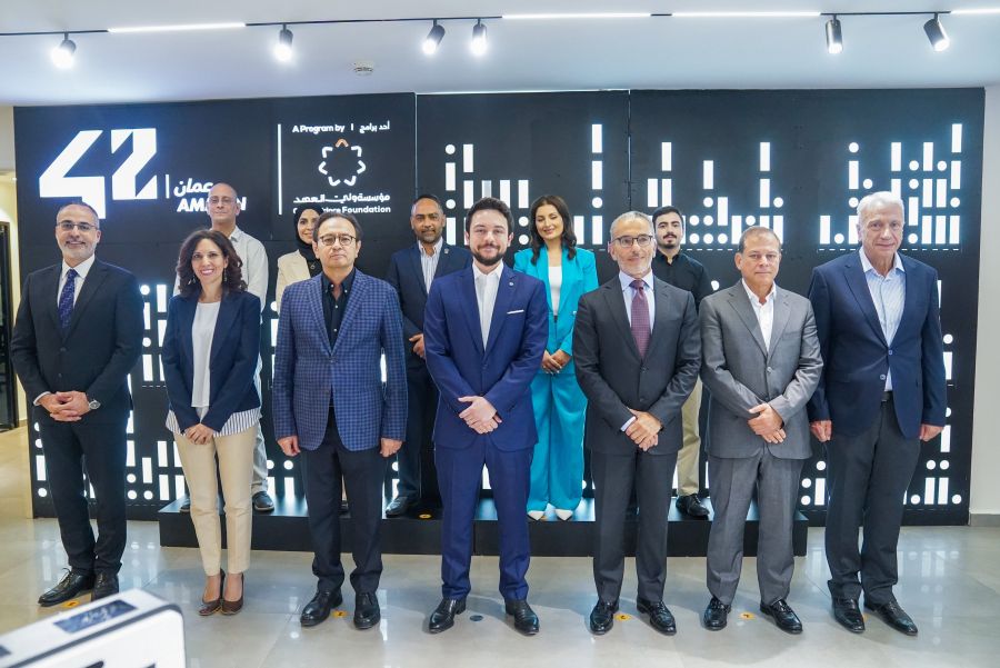 نائب الملك الامير الحسين يفتتح المقر