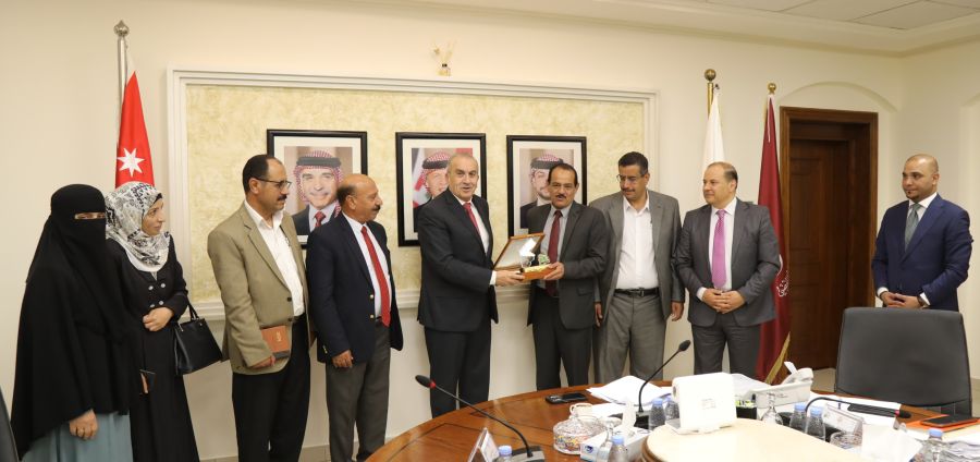 الكرك.. طرح عطاءات لتأهيل طريق محيّ-الأبيض