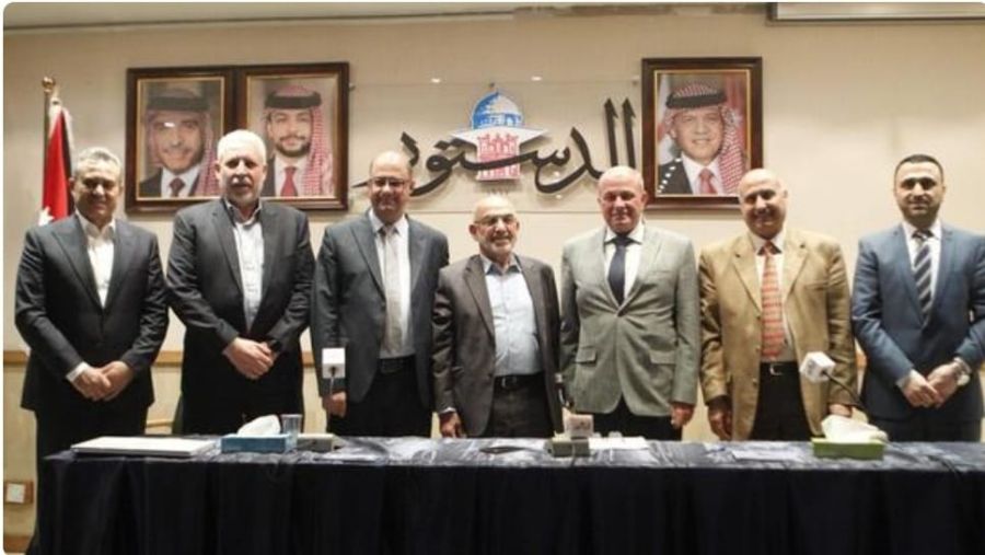 خميس عطية يستقيل من رئاسة مجلس