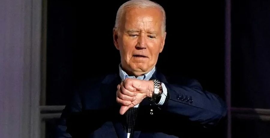 بمفرده.. تفاصيل محاولة بايدن الأخيرة في