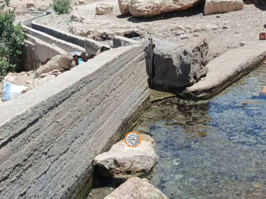 عين التنور بين مطرقة المصطافين وسندان