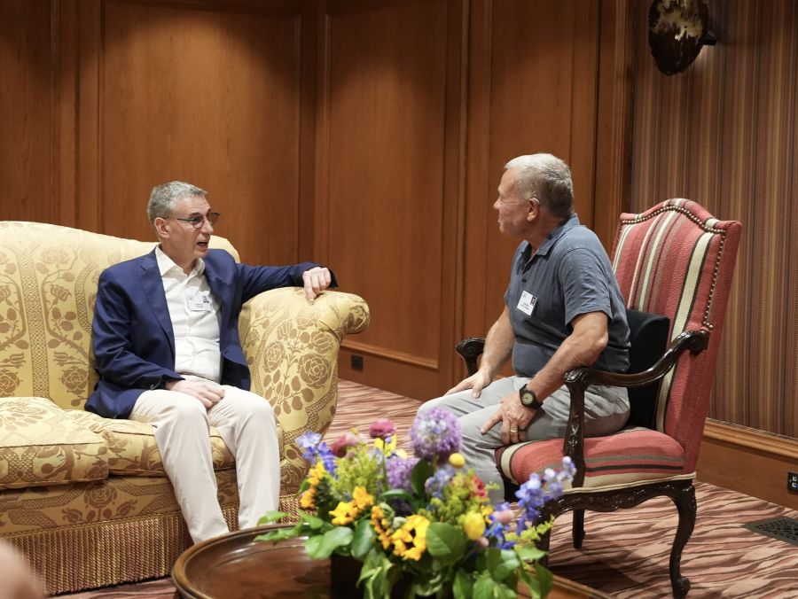 الملك عبدالله الثاني يلتقي الرئيس التنفيذي