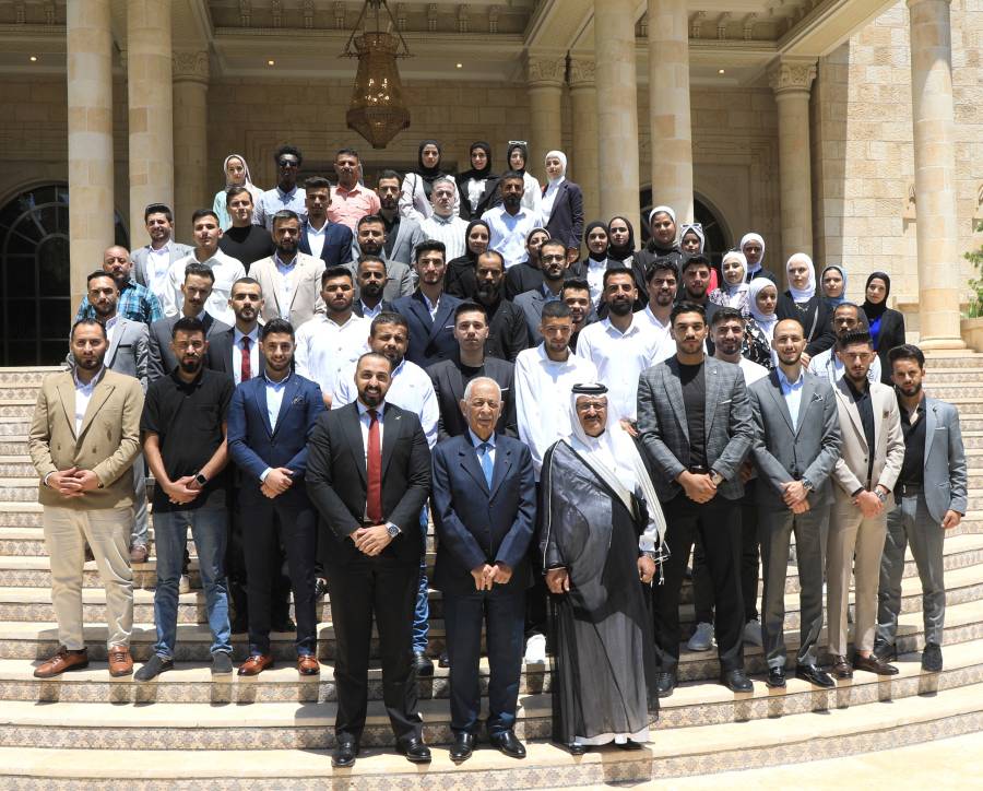 العيسوي يلتقي وفدا شبابيا من الزرقاء