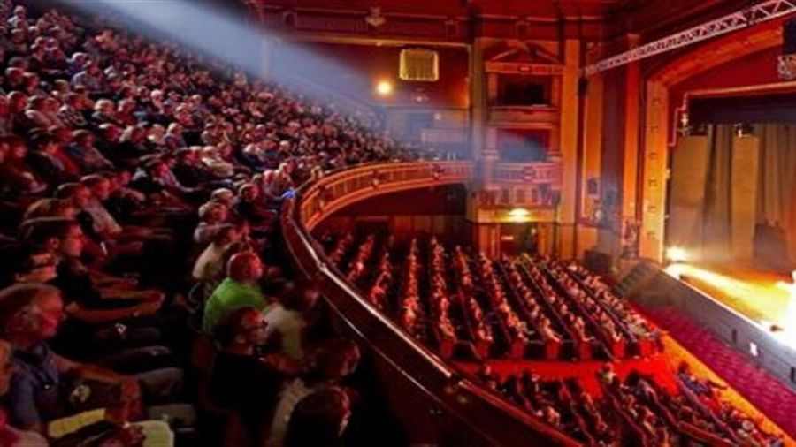 فنان مصري مشهور يرد على شائعة