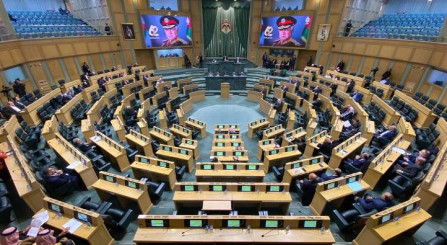 العياصرة يرجح استمرار حكومة بشر الخصاونة