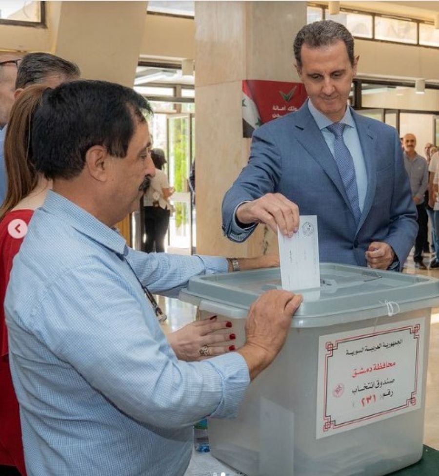 انتخابات برلمانية في سوريا.. الأسد يدلي