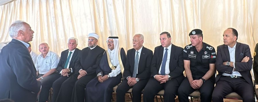 مندوبا عن الملك وولي العهد.. العيسوي