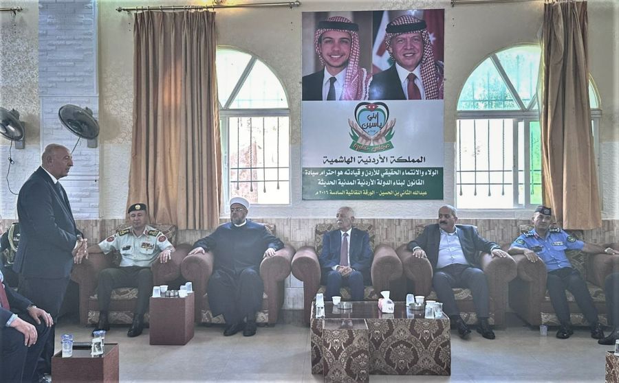 مندوبا عن الملك وولي العهد.. العيسوي