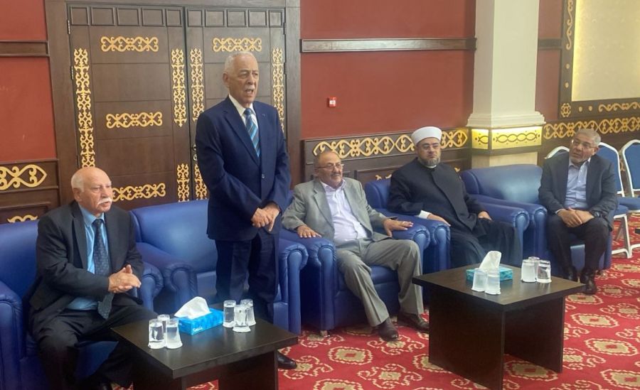 مندوبا عن الملك وولي العهد.. العيسوي