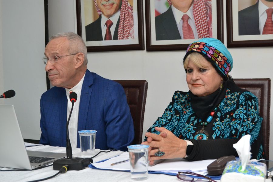 كامل العجلوني يحاضر حول قبول الآخر