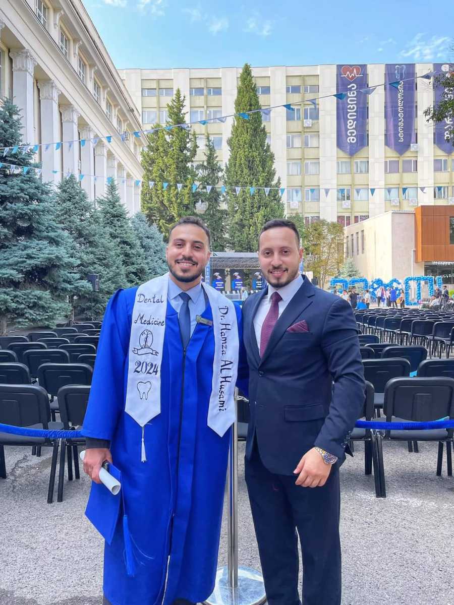 الدكتور حمزة الحسامي.. الف مبارك التخرج