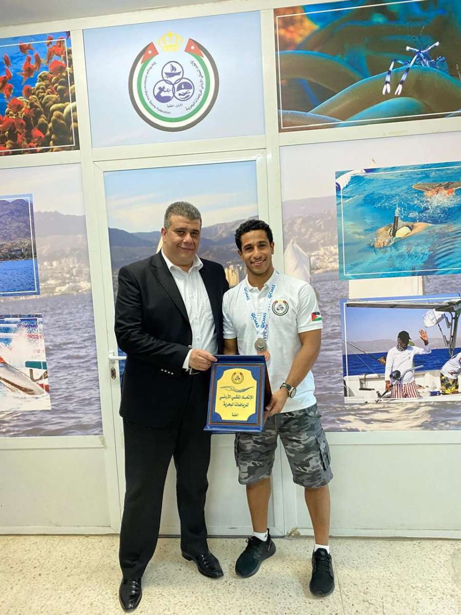 الاتحاد الملكي للرياضات البحرية يكرم السباح