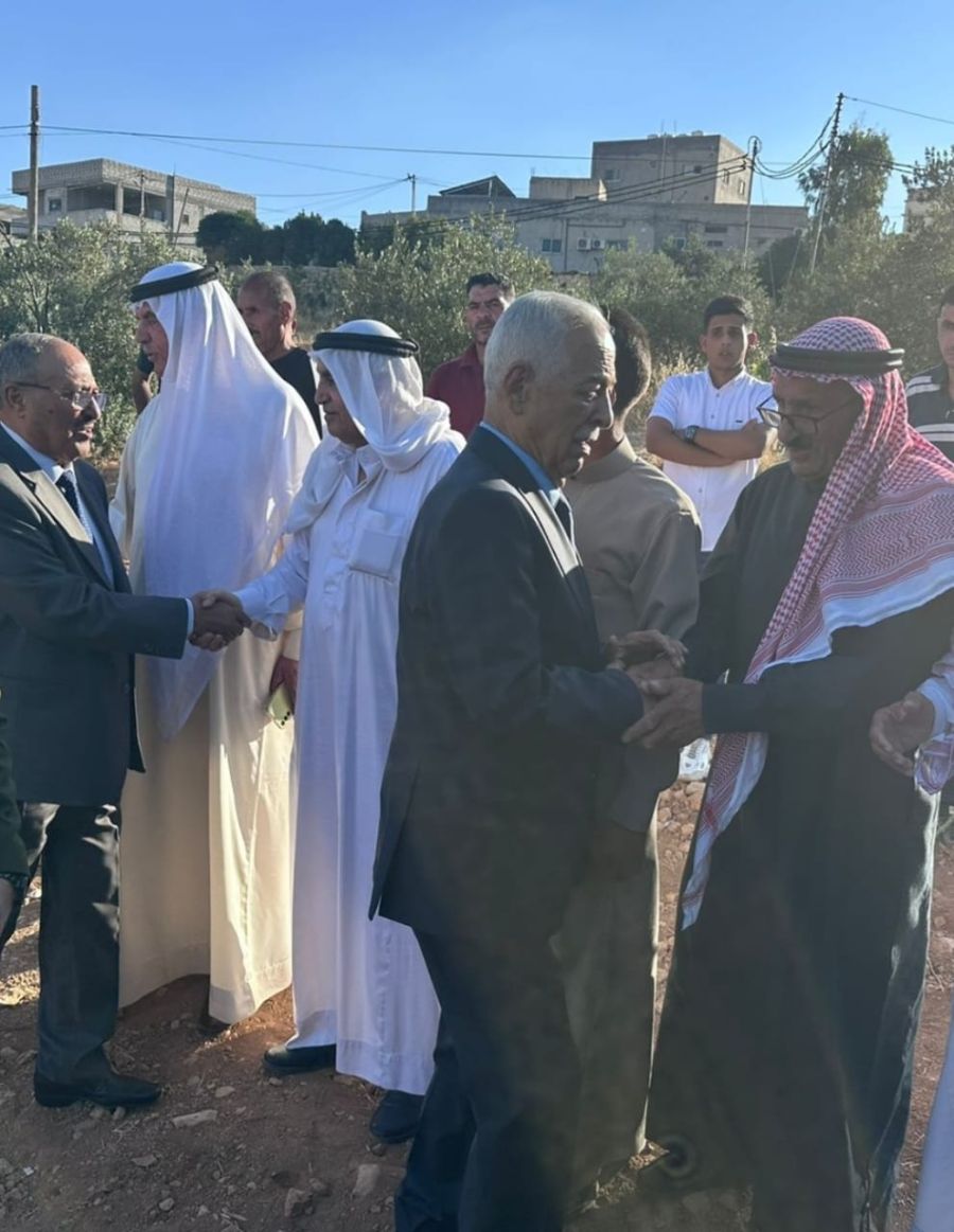 مندوبا عن الملك وولي العهد.. ..