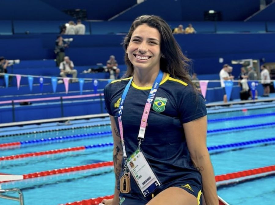 استبعاد سباحة برازيلية هربت مع زميلها