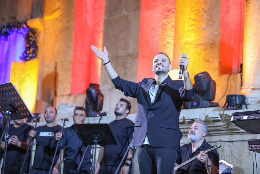 عيسى السقار يحول حفله في جرش