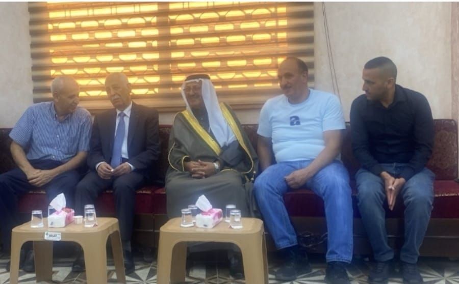 مندوبا عن الملك وولي العهد.. العيسوي