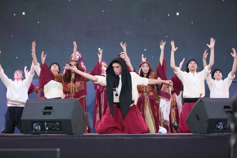 فرقة أوف ستيج الاستعراضية تسطر ليلة